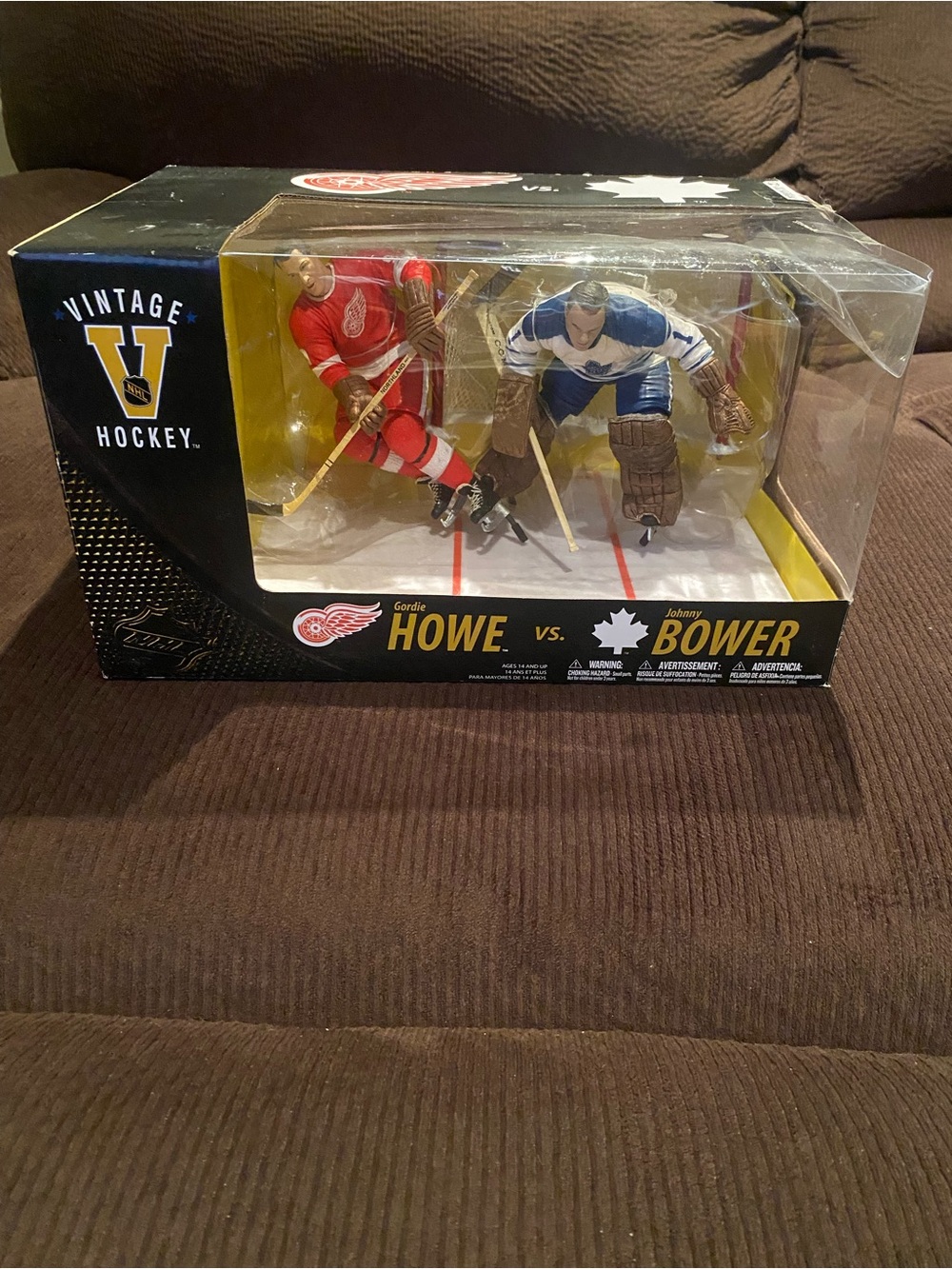 New Mcfarlane NHL(ONE) 2PK Gordie Howe vs Johnny Bower Maple Leafs Vs Red wings